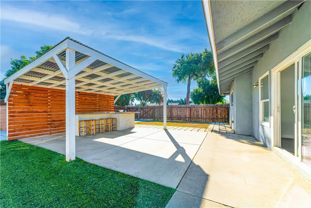 6666 Evelyn, Riverside, California 92504 home-pic-21